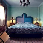 Le Riad - Tell A Story
