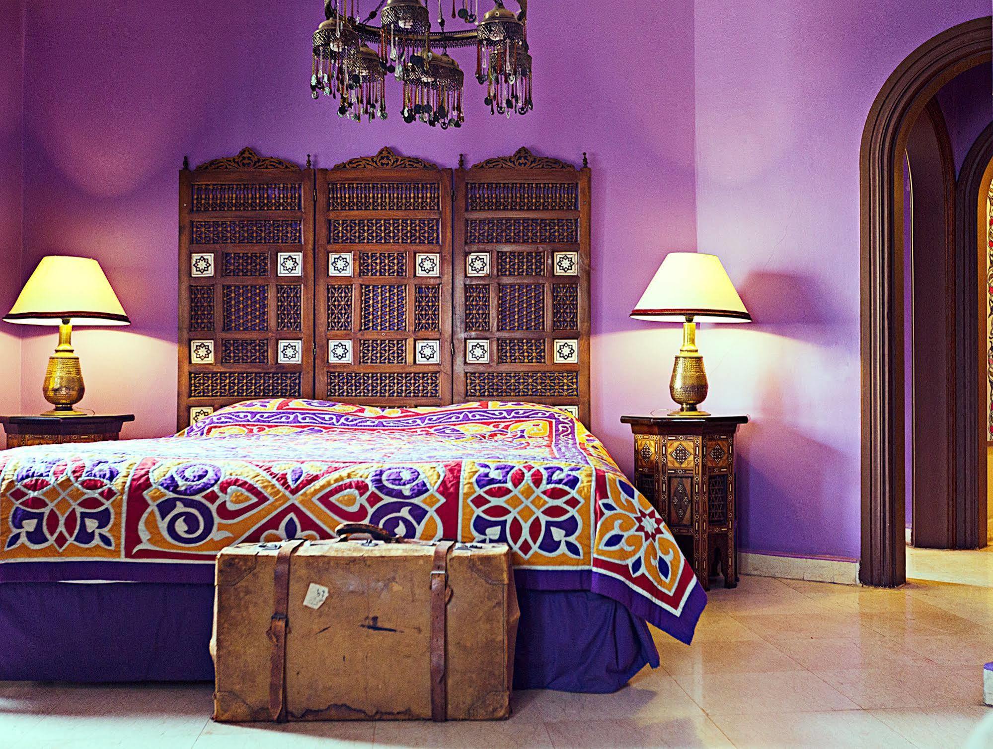 Le - Tell A Story 3* Cairo